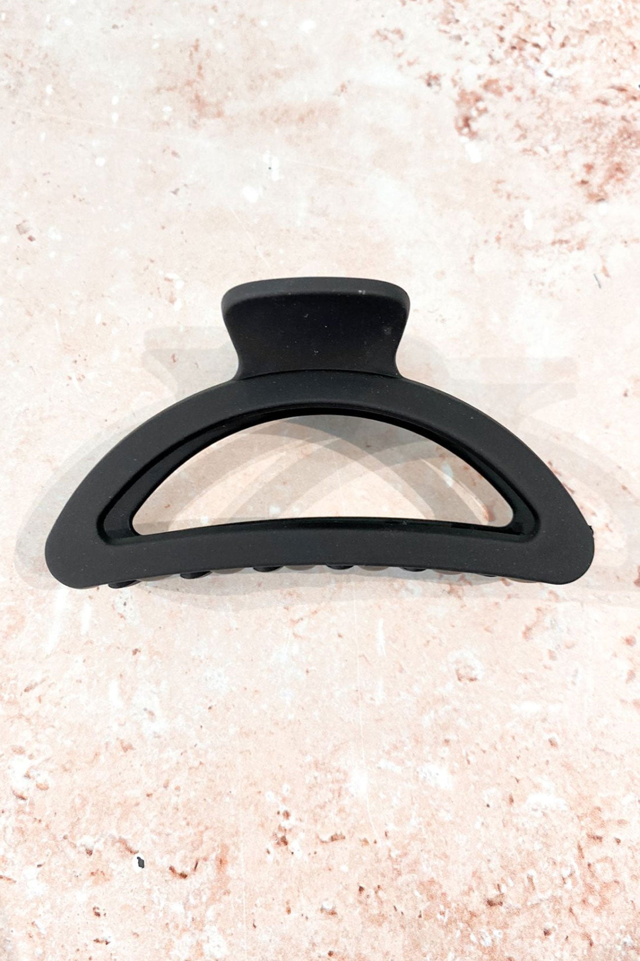 Laena Claw Clip Black