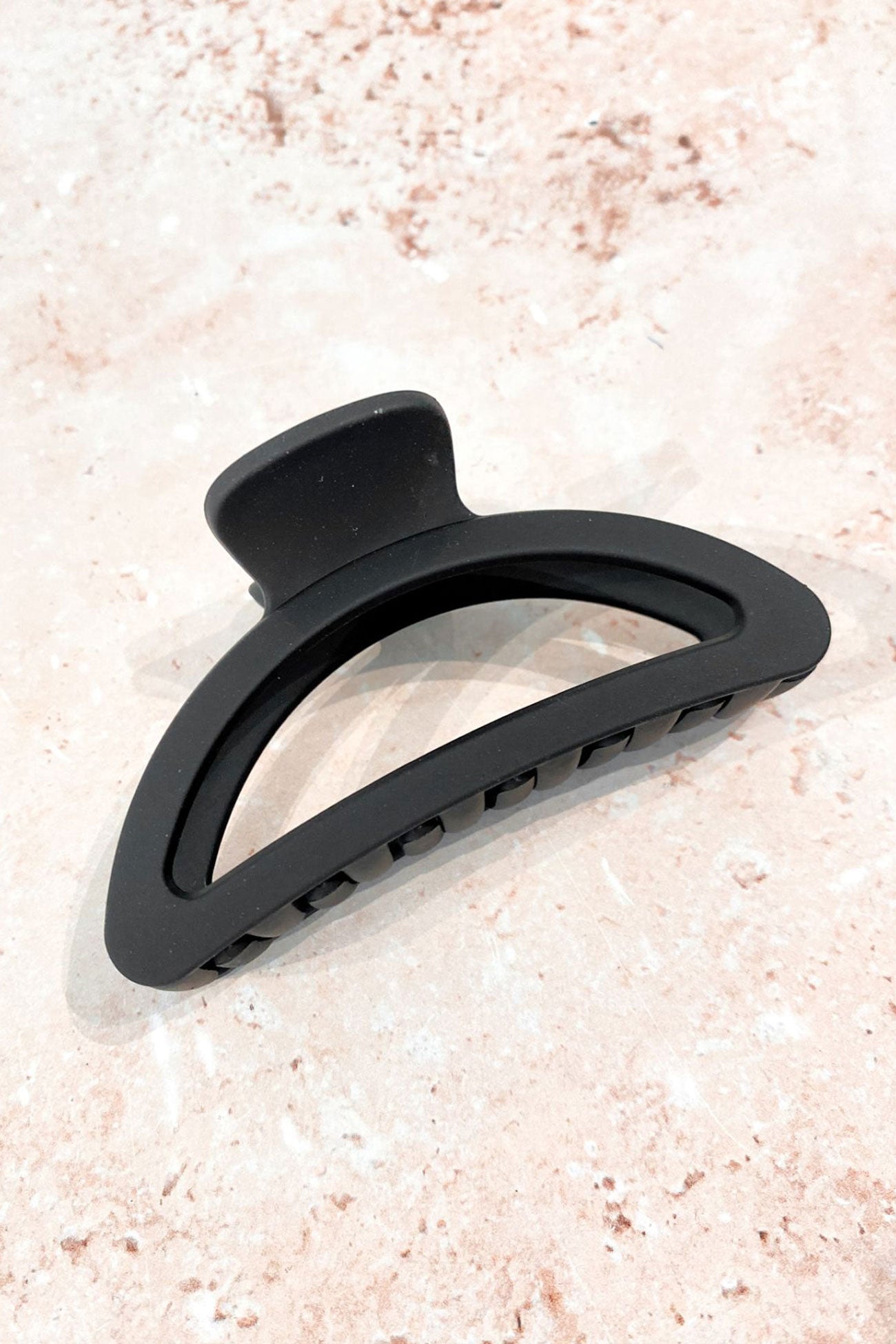 Laena Claw Clip Black