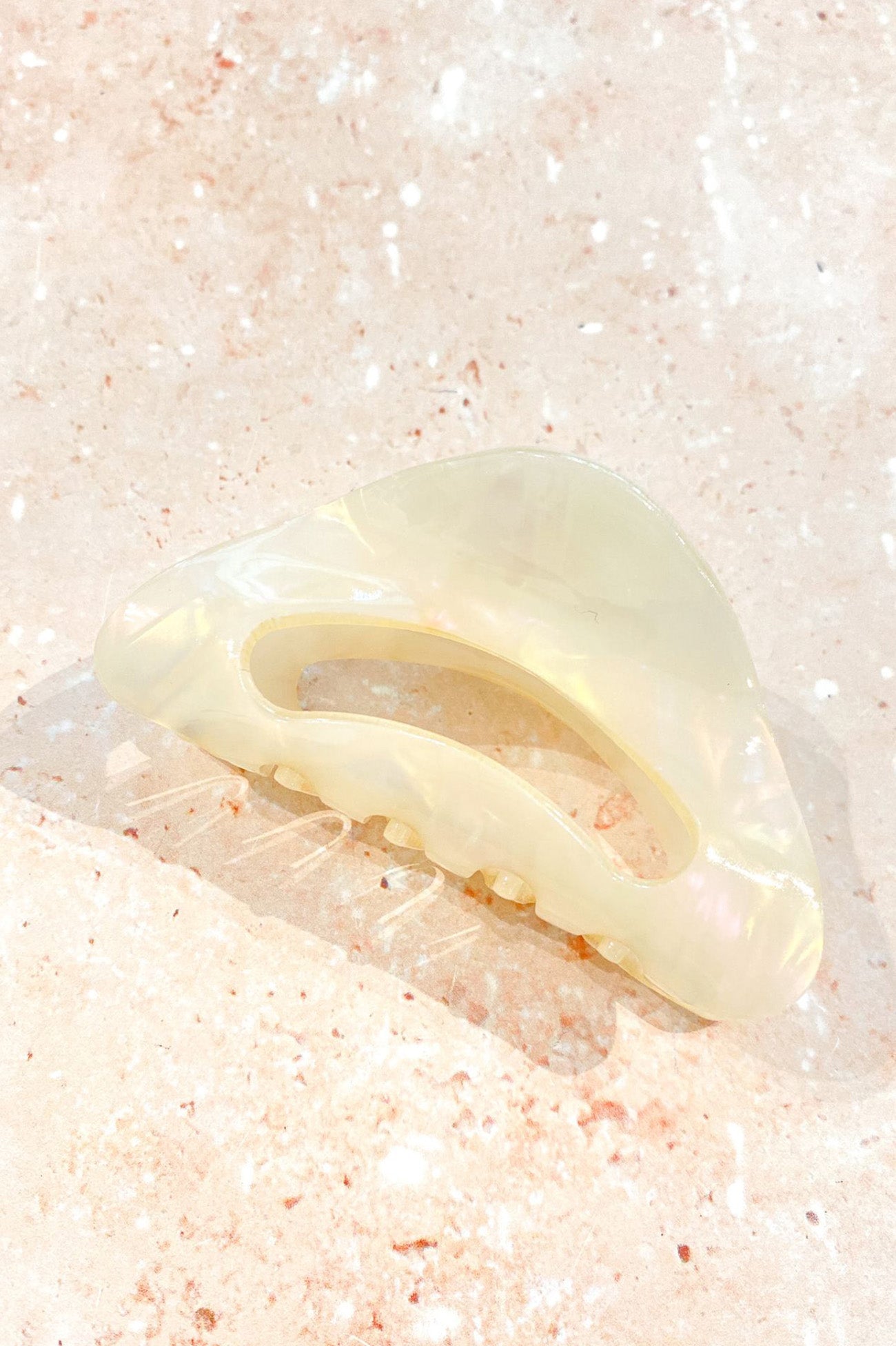 Yoko Claw Clip Ivory