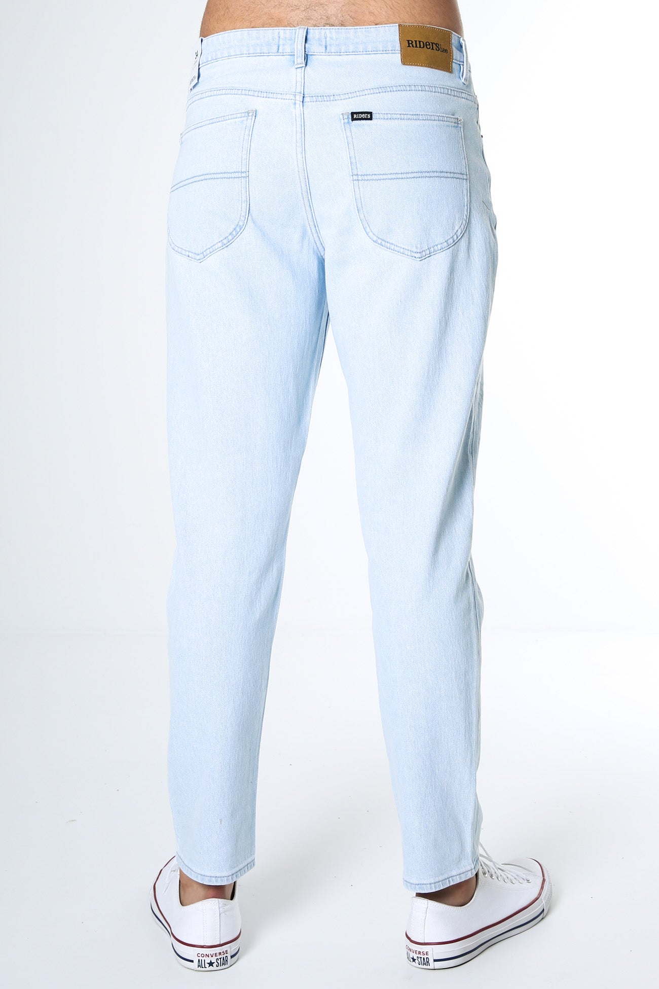 R3 Relaxed Taper Jean Clean Bleach